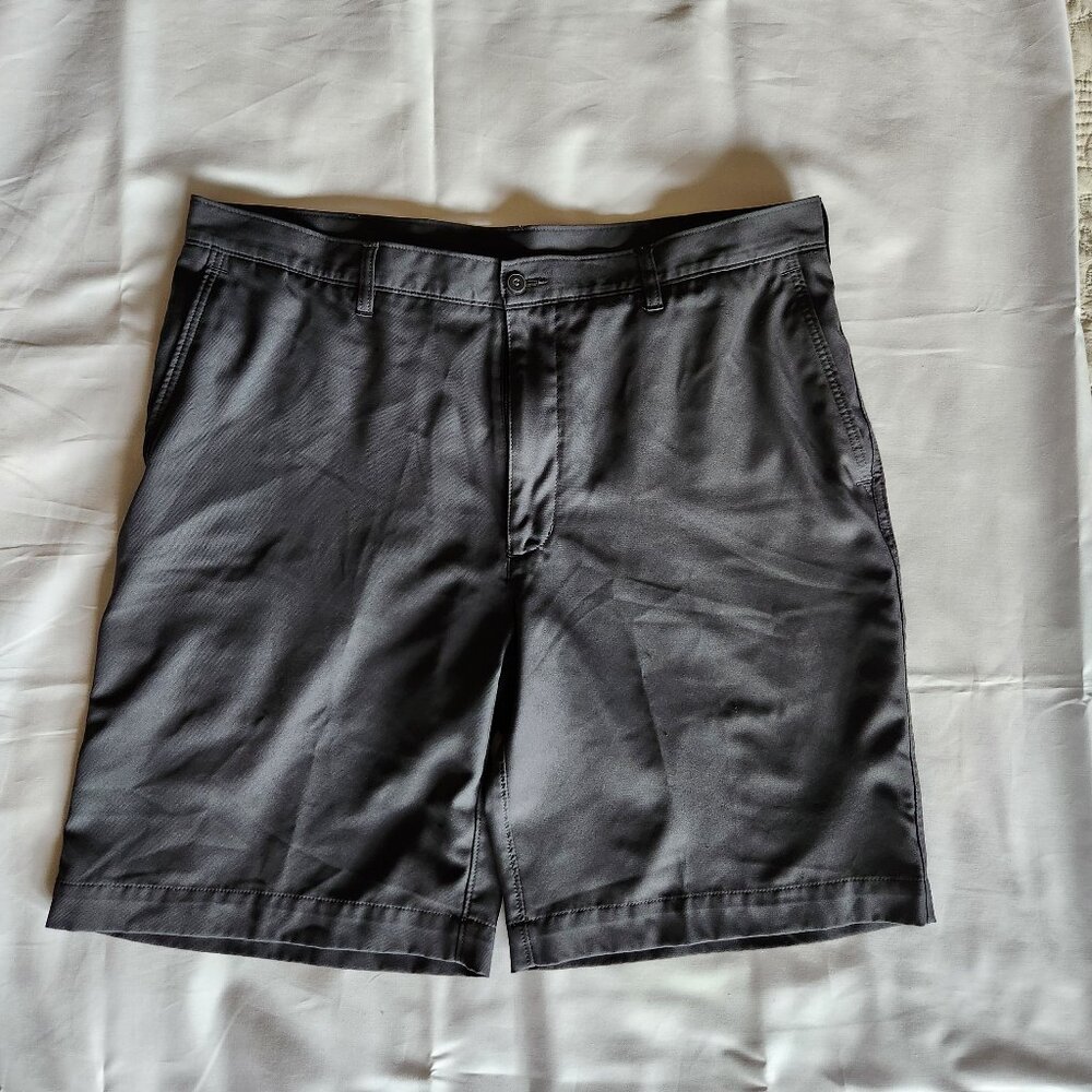 PGA Tour Men's Golf Shorts Black Size W38